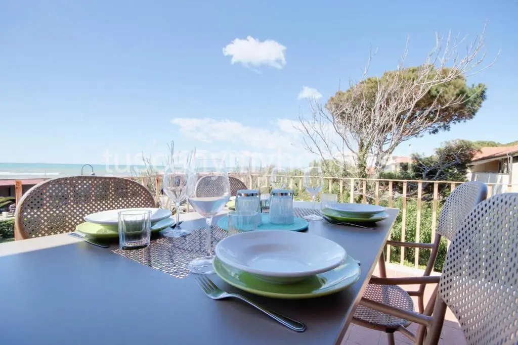 Vela, Terrazza Sul Mare, 2 Camere, Clima E Posto Auto a Soli 50 M Dal Mare! by Alfareal