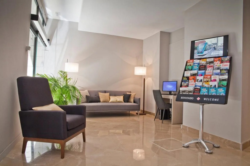 May Ramblas Hotel