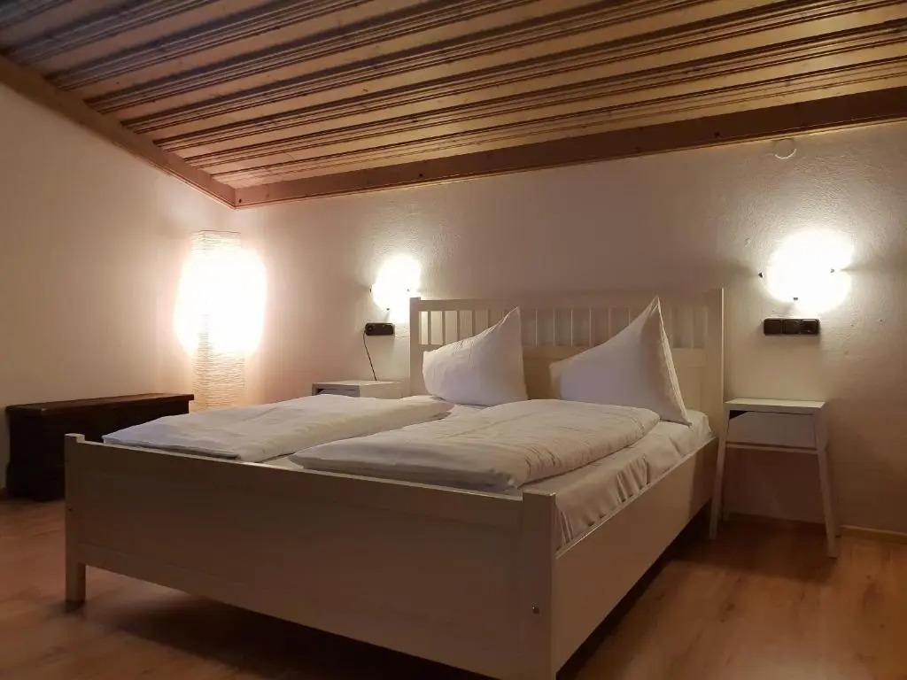 Bhome Gästehaus b&b / Apartments