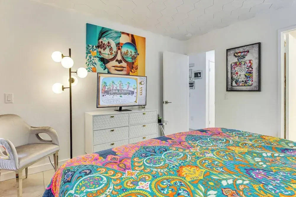 Stroll to Dtwn, Pools & Tennis: Palm Springs Condo