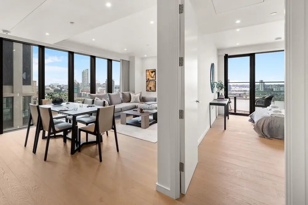 Luxury two Bedroom Apartment in East Londons Docklands