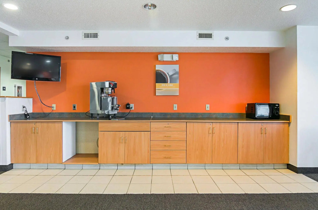 Motel 6-Sycamore, IL