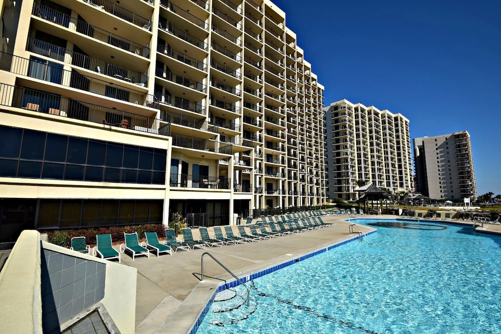 Phoenix Vii 71208 3 Bedroom Apts by RedAwning