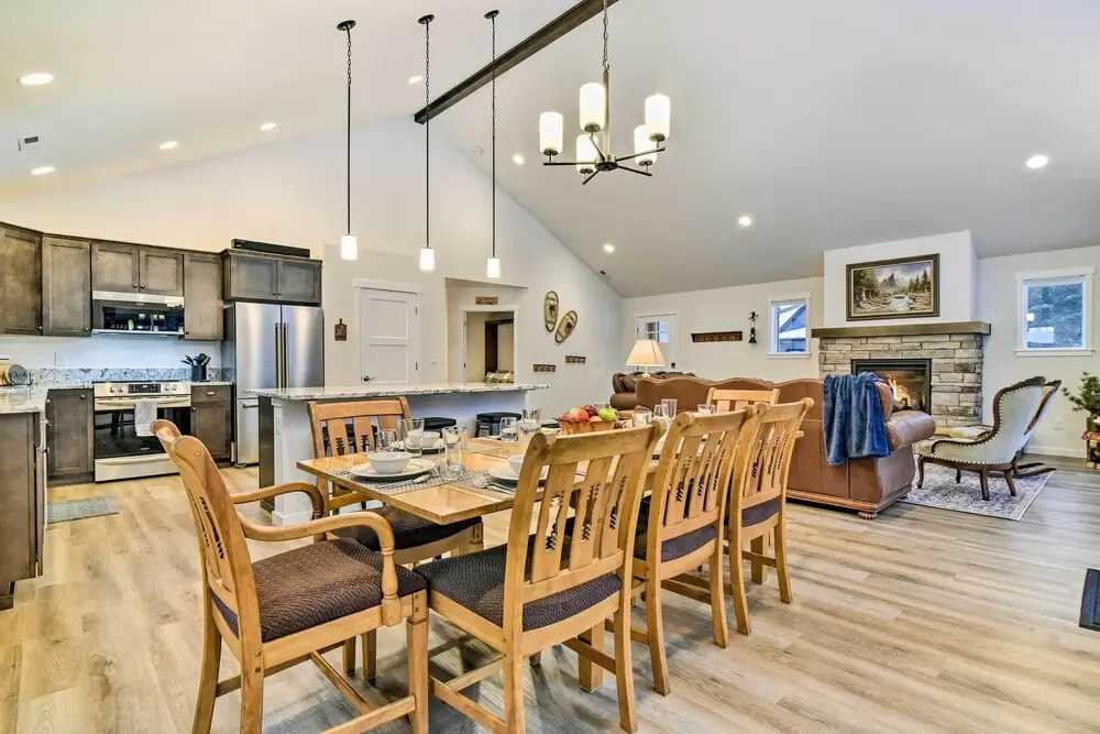 Family-Friendly Packwood Retreat w/ Deck