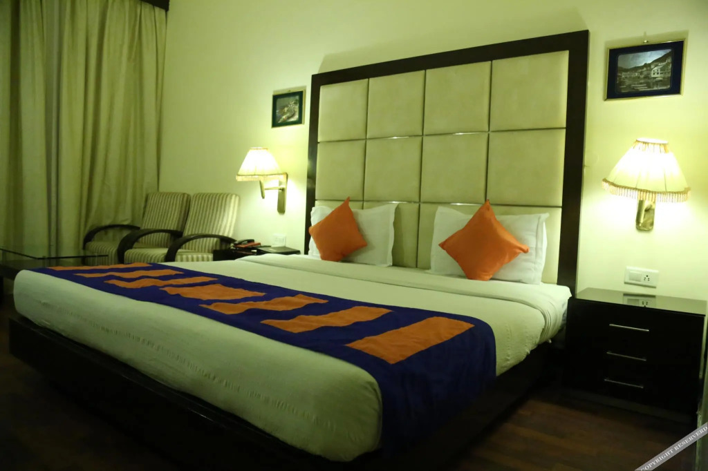 OYO Premium Sector 26 Madhya Marg