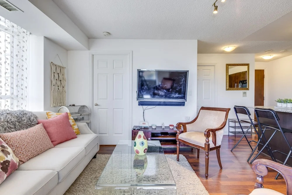 Newly Decorated 2BR Executive Suite - Great View
