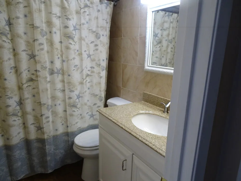 Bay Oaks E-82 2 Bedrooms 2 Bathrooms Apts