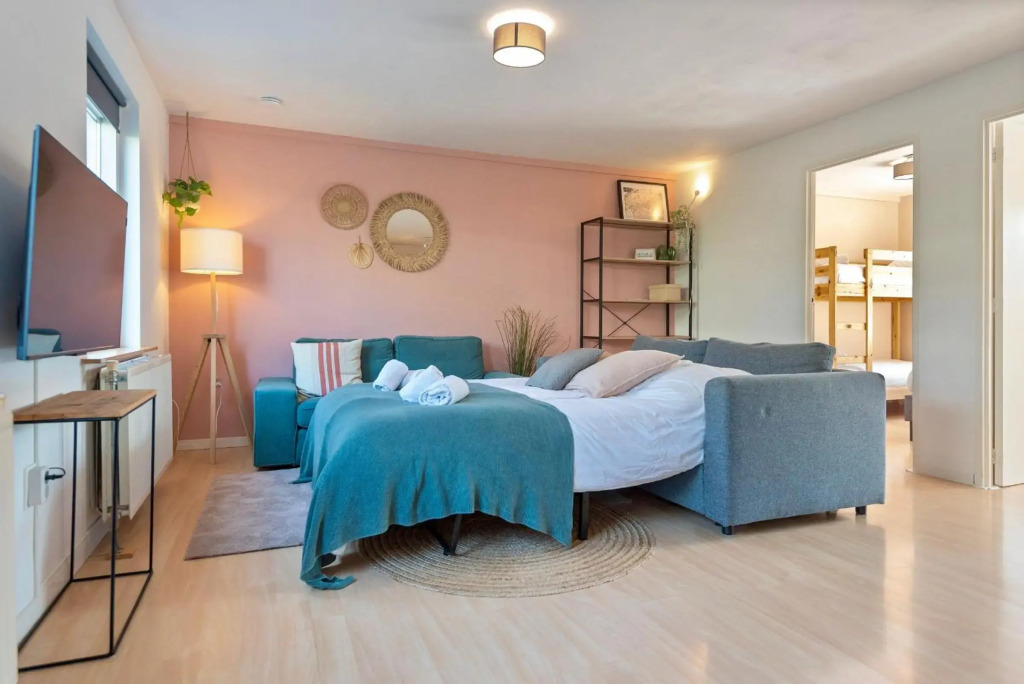 Spacious Family Holiday Home (7p), Free indoor parking