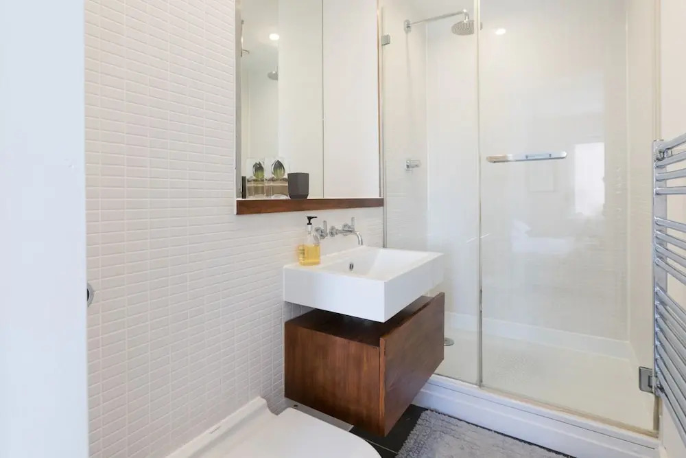 Luxury 2-bed Flat, Parking Near Tube and Emirates