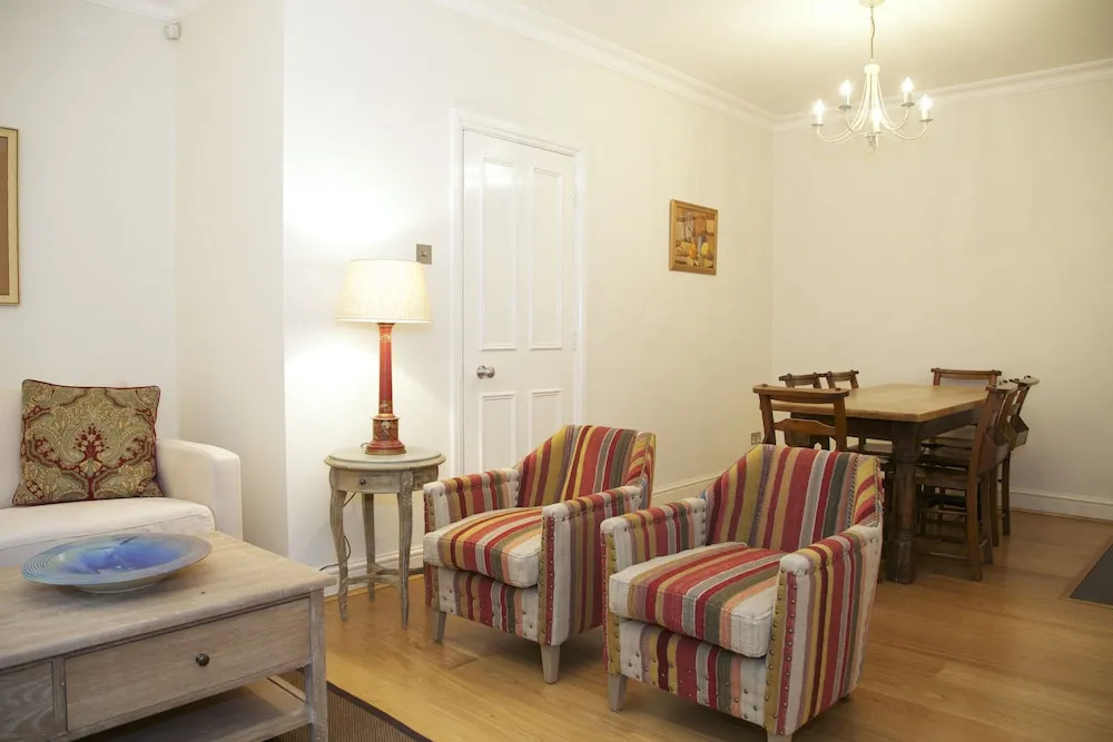 A Place Like Home - Two Bedroom Flat near Gloucester Road