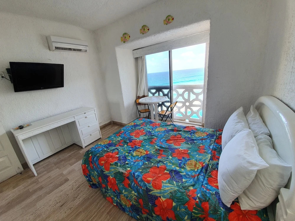 Cancun Plaza Condo Mexico
