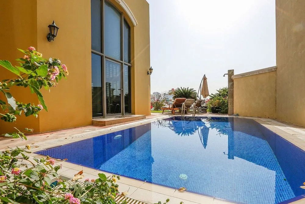 The Palm Jumeirah Villas - Frond N by Kennedy Towers