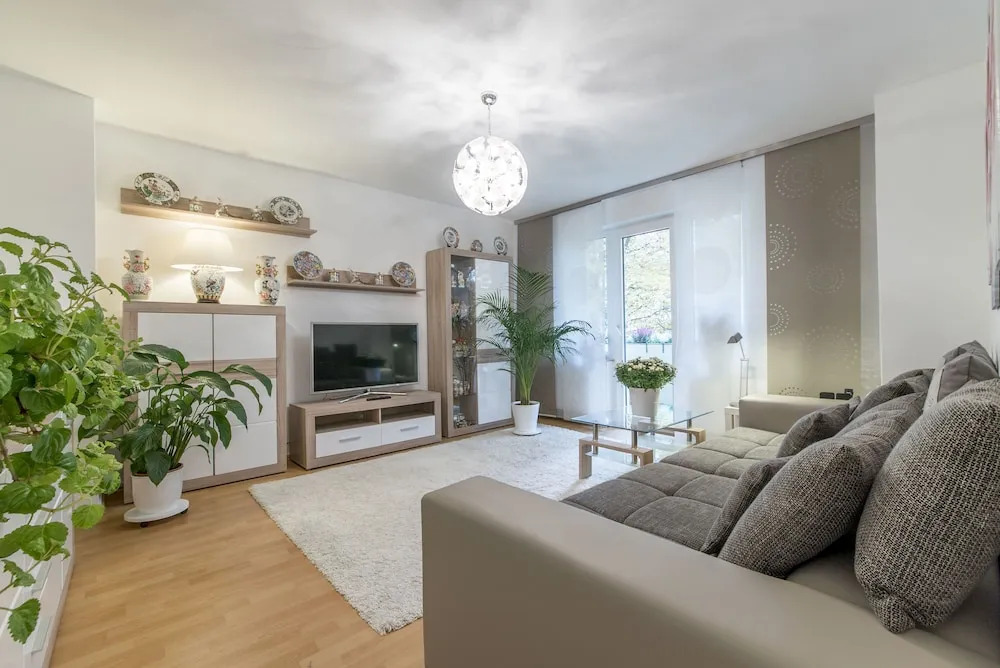 PRIVATE APARTMENT ISARSTRAßE