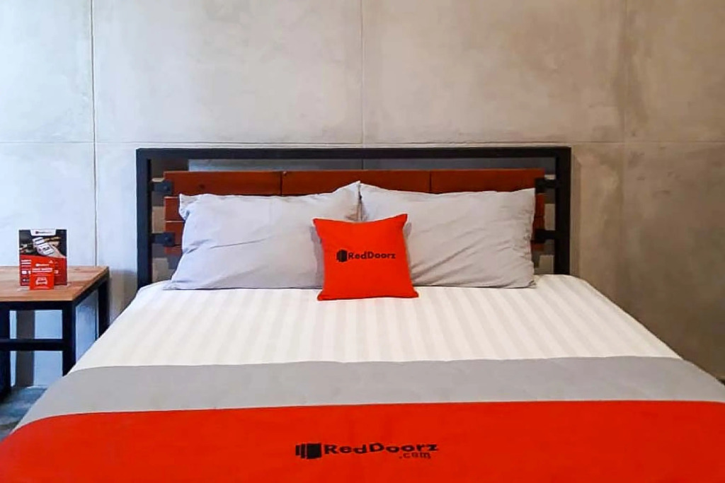 RedDoorz Syariah near Lombok Epicentrum Mall