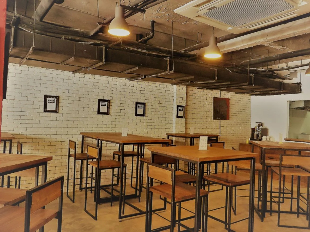 Henry's Hotel & Gastropub