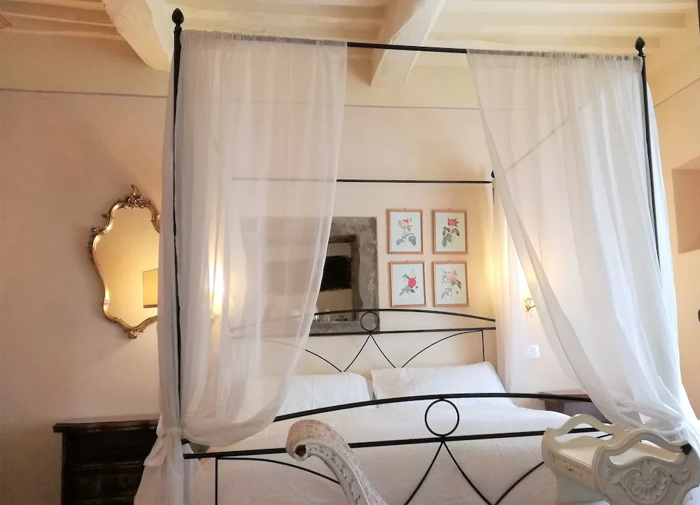 House with private garden, in Cortona's town centre