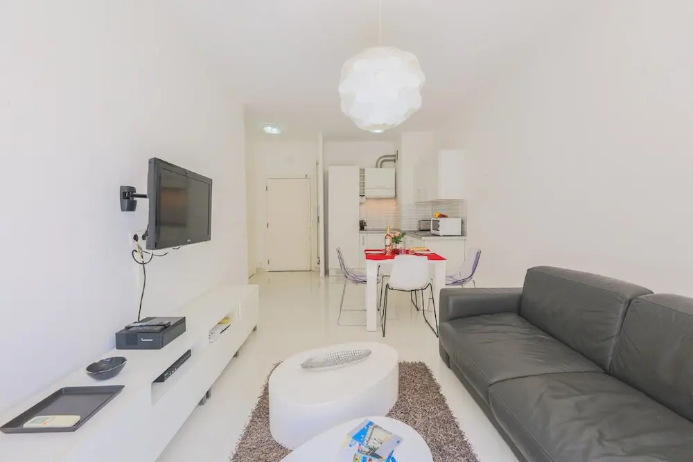 Jardin Mozart AP4165 by Riviera holiday Homes