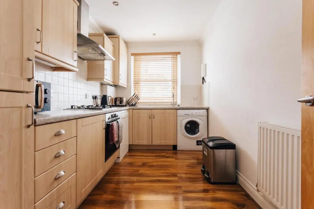 Top quality two bed apartment near beach front