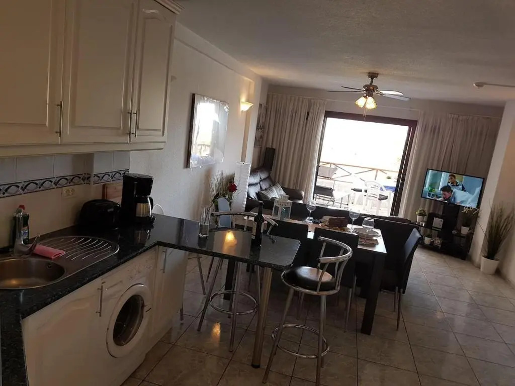 San Marino with heated pool, only 450 meters to the beach, wifi