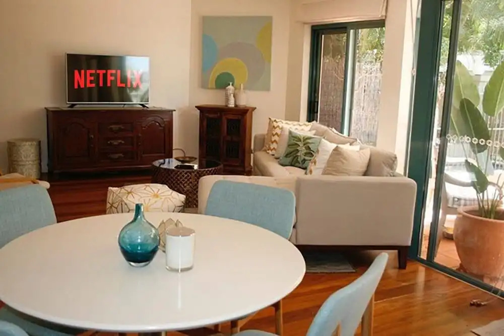 2BR Beautiful River Retreat Pool Wine Gym Netflix