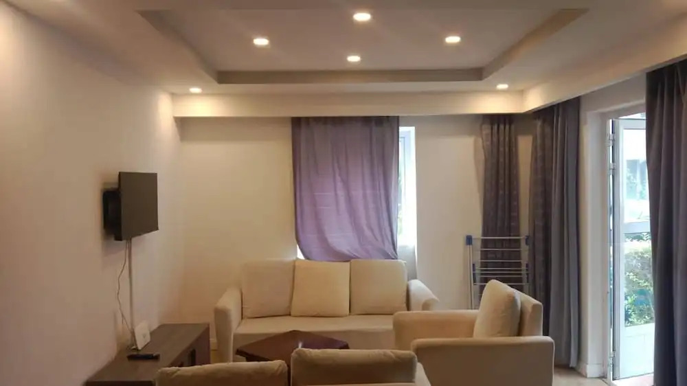 2 Bedroom Apartment With 2 Pools