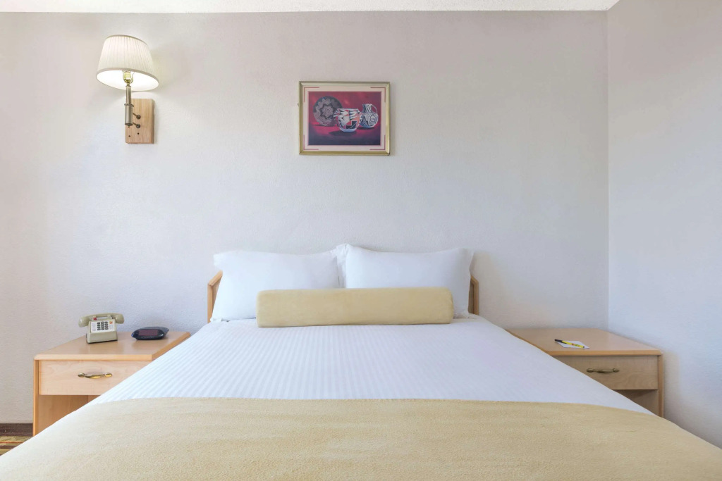 Super 8 by Wyndham Lake Havasu City