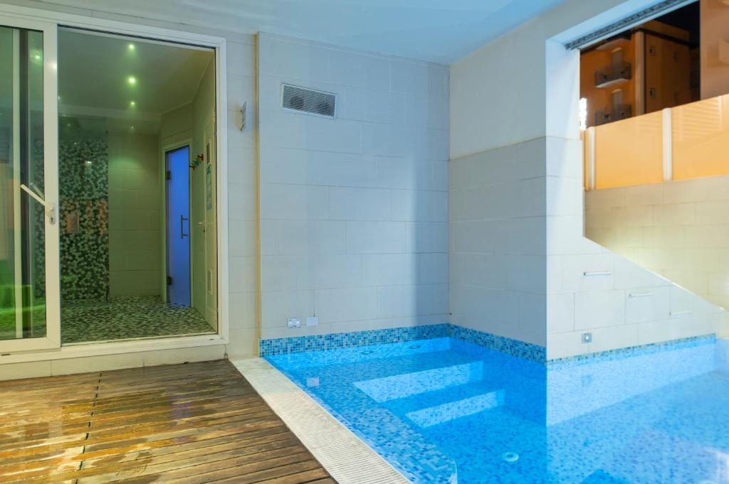 LHotel