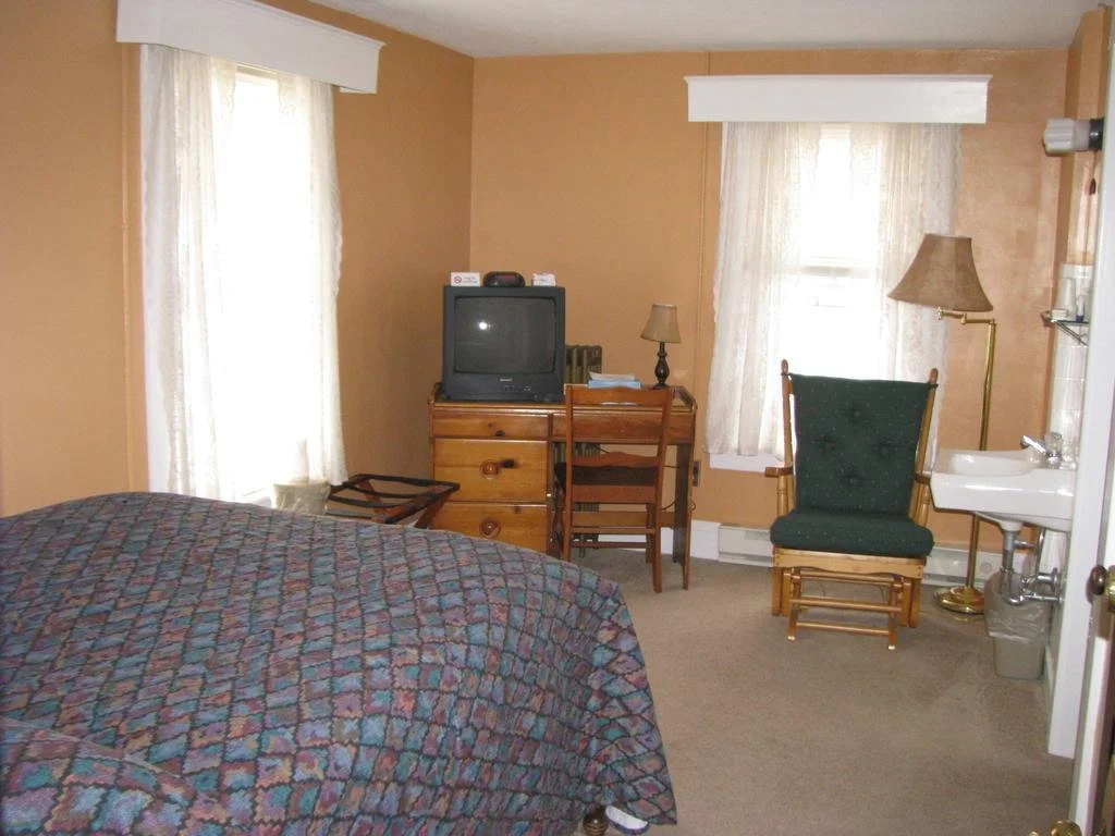 The Colonial Inn & Creamery