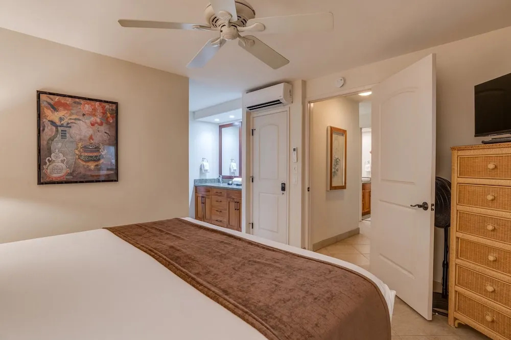 Papakea #g106 2 Bedroom Condo by RedAwning