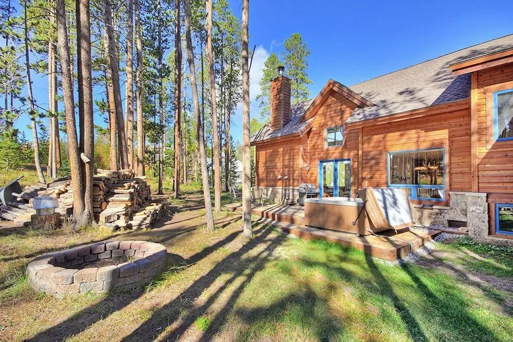 Silver Circle Chalet by RedAwning