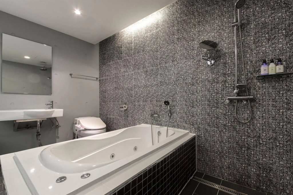 AC Hotel by Marriott Seoul Geumjeong