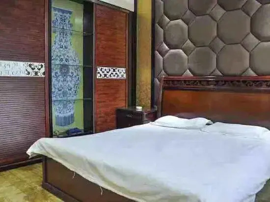 Pinglu Hotel