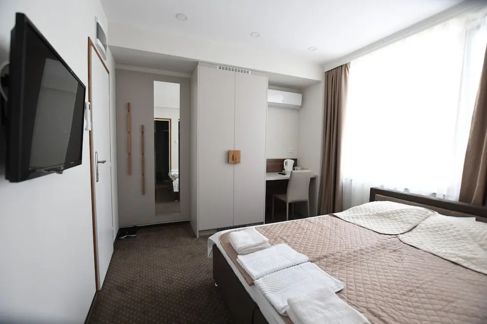 Atrijum Apartments and Rooms - Đerdap Boat Tours