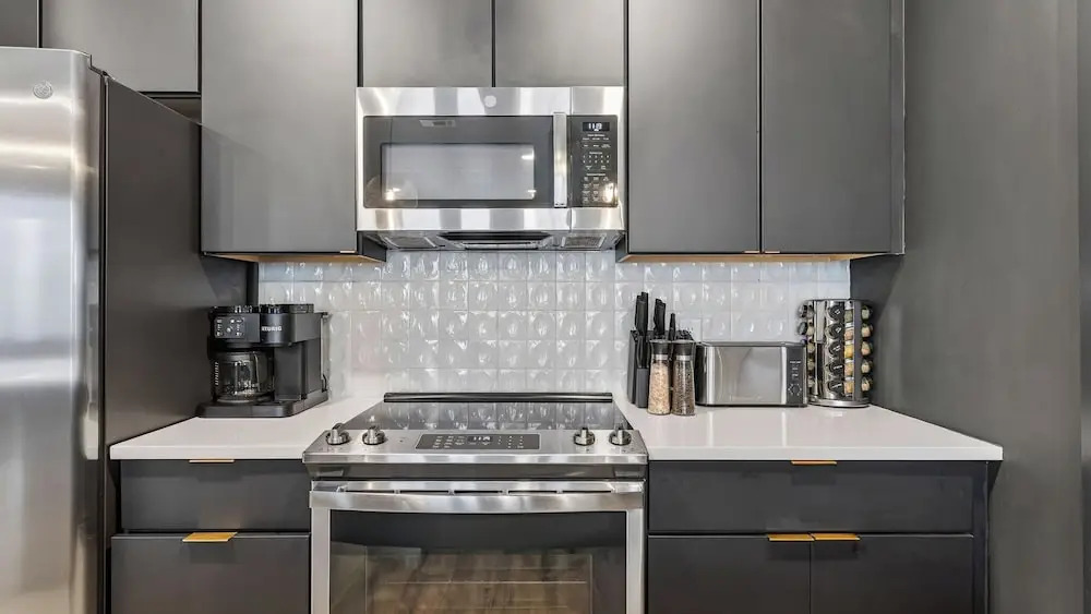 Cosmic Cowboy by Avantstay Design-forward Condo + Near Broadway, Coffee Shops and Breweries