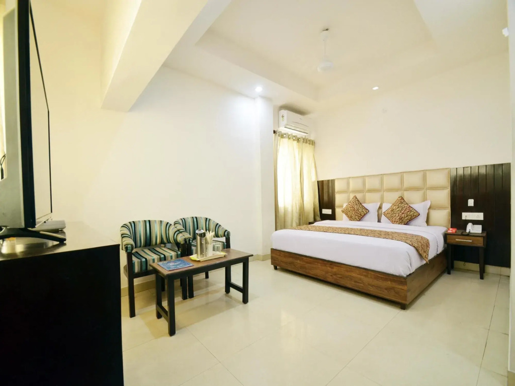 OYO 5263 R C Regency