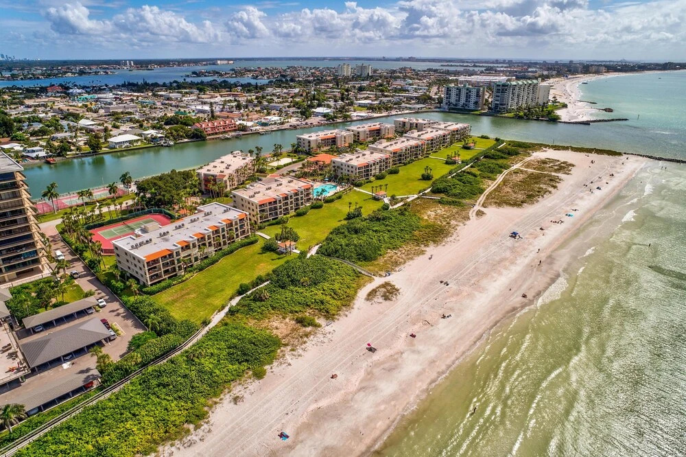Land's End 302 Building 4 Beautiful Updated Condo Amazing Views!