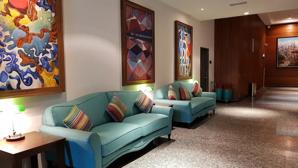 Euzmo Residences at Studio 14