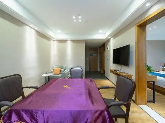 Marriott Guihuang Hotel (Guigang High - speed Railway Station Branch, Keshi World Plaza Branch)