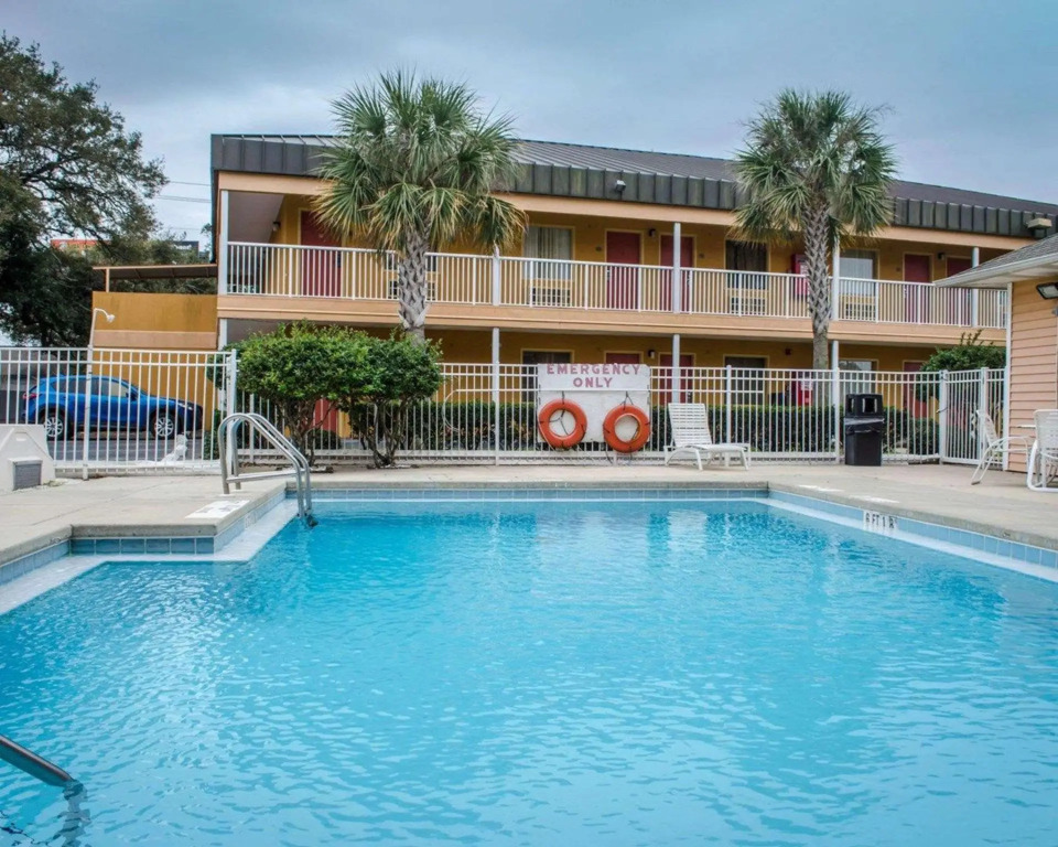 Baymont by Wyndham Pensacola at NAS Corry
