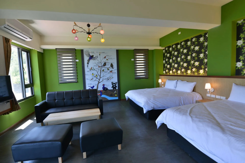 White Spray B&B