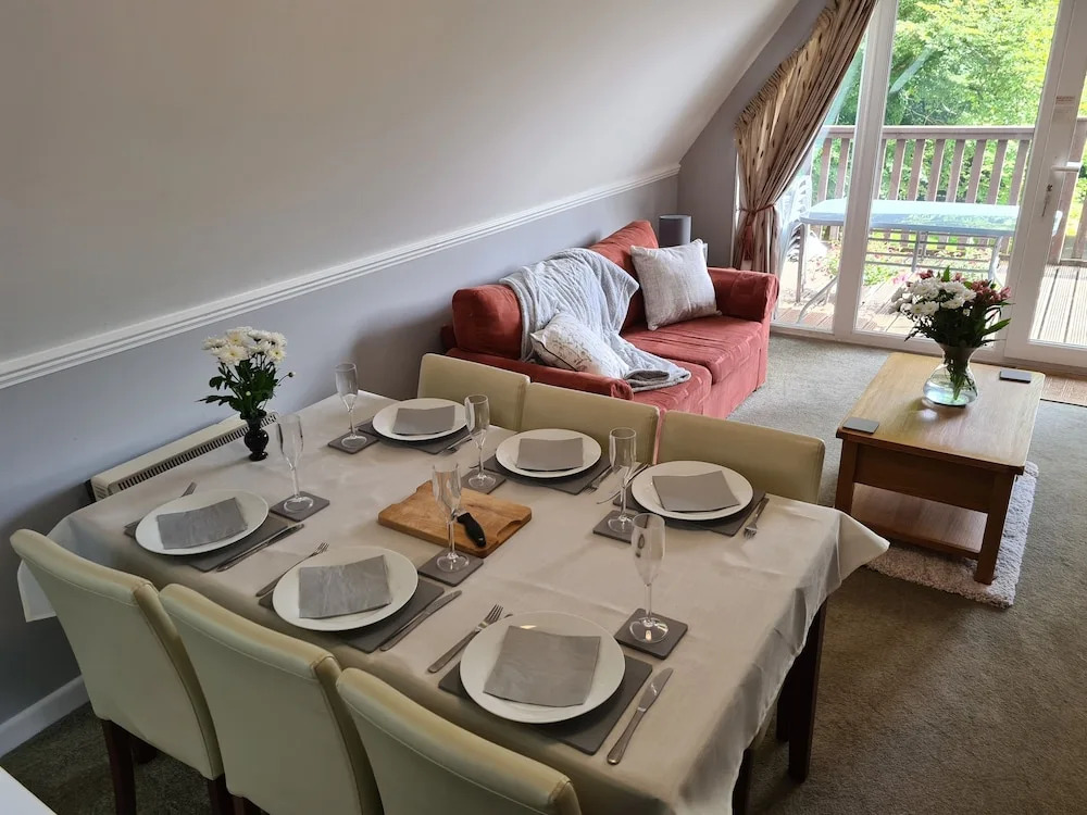 10 Valley View Lodge