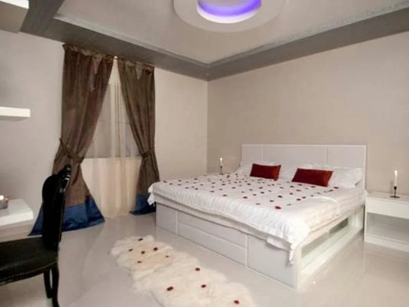 Dior Apartments