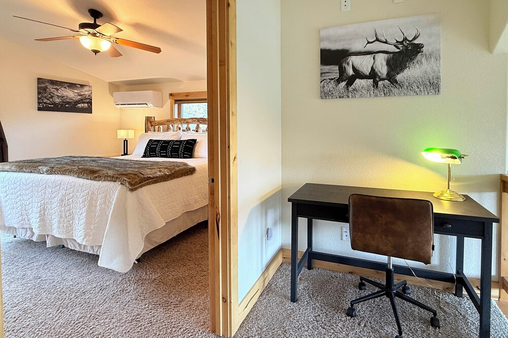 Updated & Spacious Lodge in Heart of Estes Park!