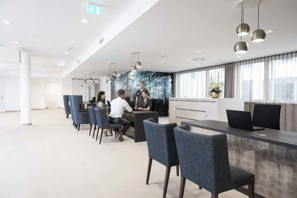 Nuhr Medical - Hotel & Restaurant - Ab 3 Nächten im Zeitraum vom 06 Juli bis 30 August genießen Sie pro Person eine kostenlose Massage-Unser Naturteich steht Ihnen täglich von 10 Uhr bis 18 Uhr zur Verfügung inklusive Getränke