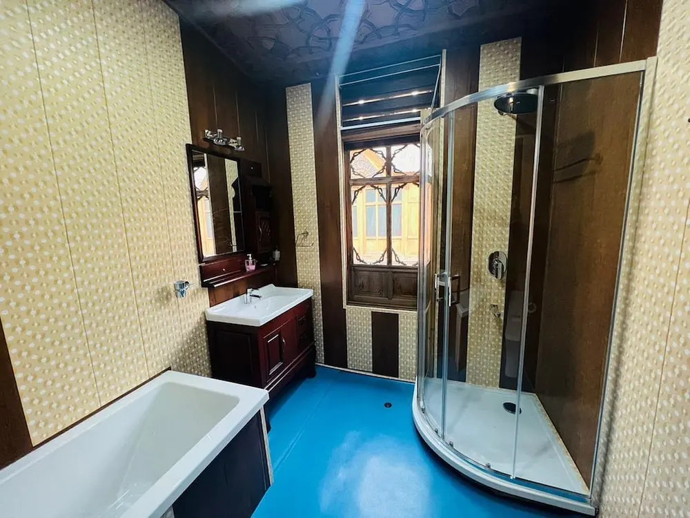Floating Luxury Group Of Houseboats