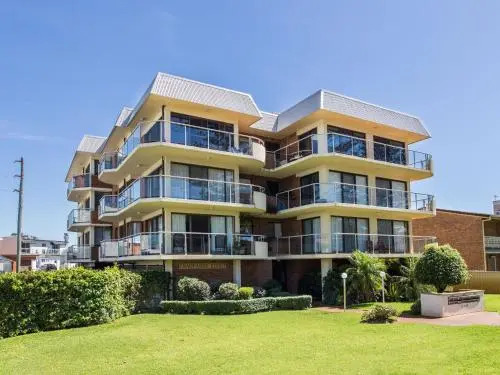 Champagne Court 1 With Water Views