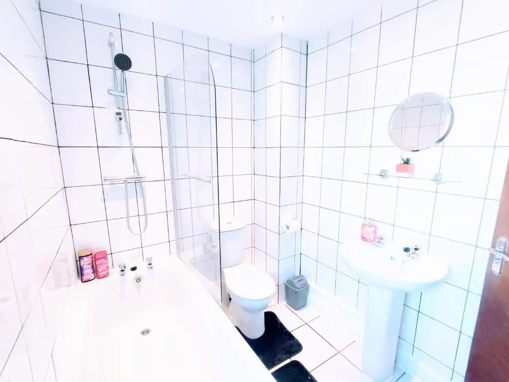 Crystal Suite 3 free private parking