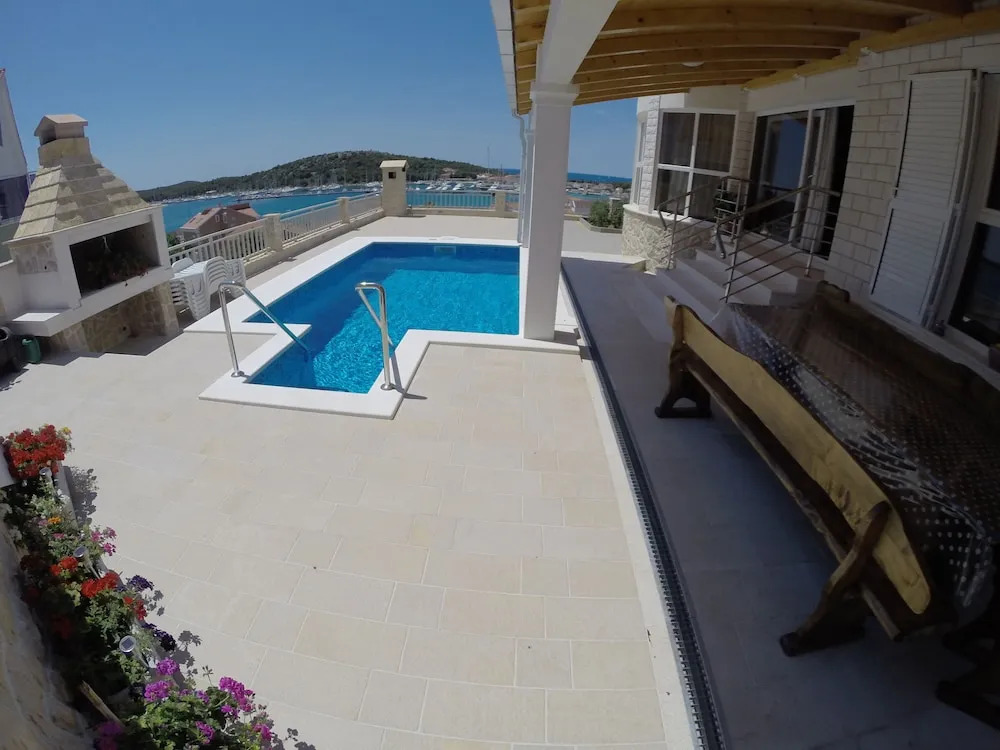 Luxury apartments Goles