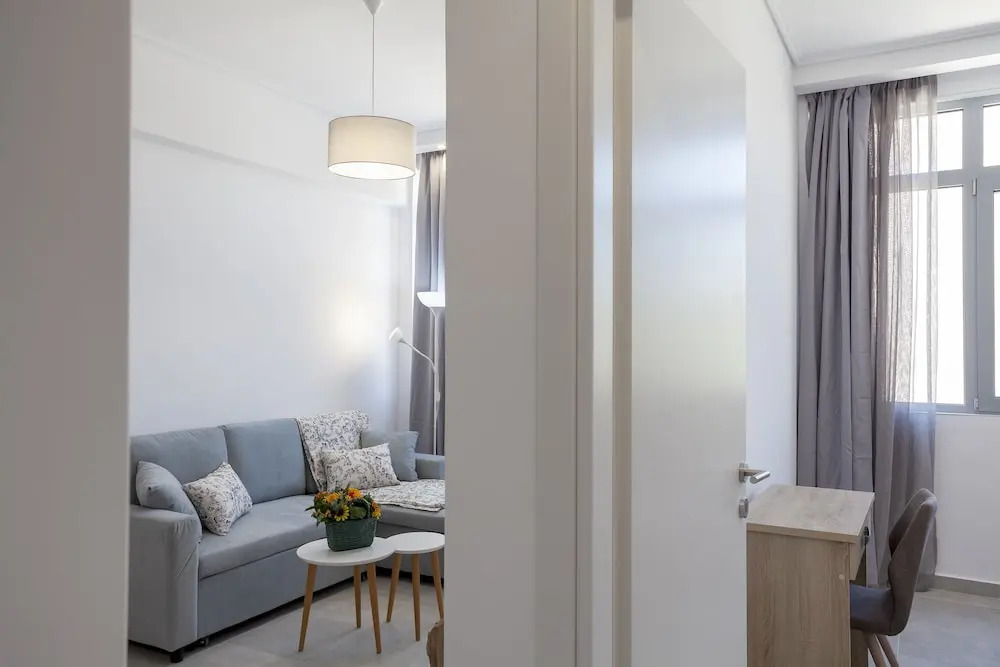 Attalos luxury flat Psyrri square