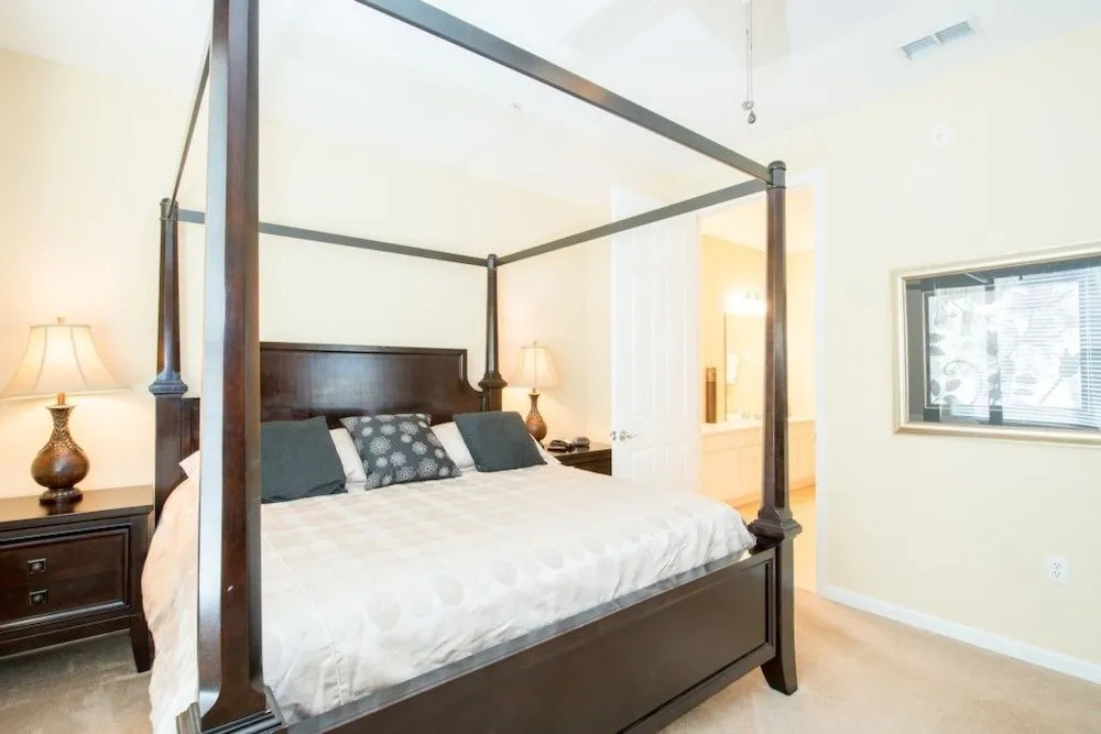 4840 Cayview Ave #204 - 3 Br condo by RedAwning